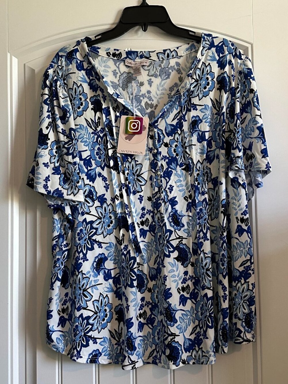 NWT Carolyn Taylor Pleated Blue/White Floral Blouse 2X
